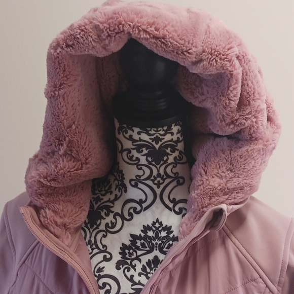 Reebok - Picture 2 of 6